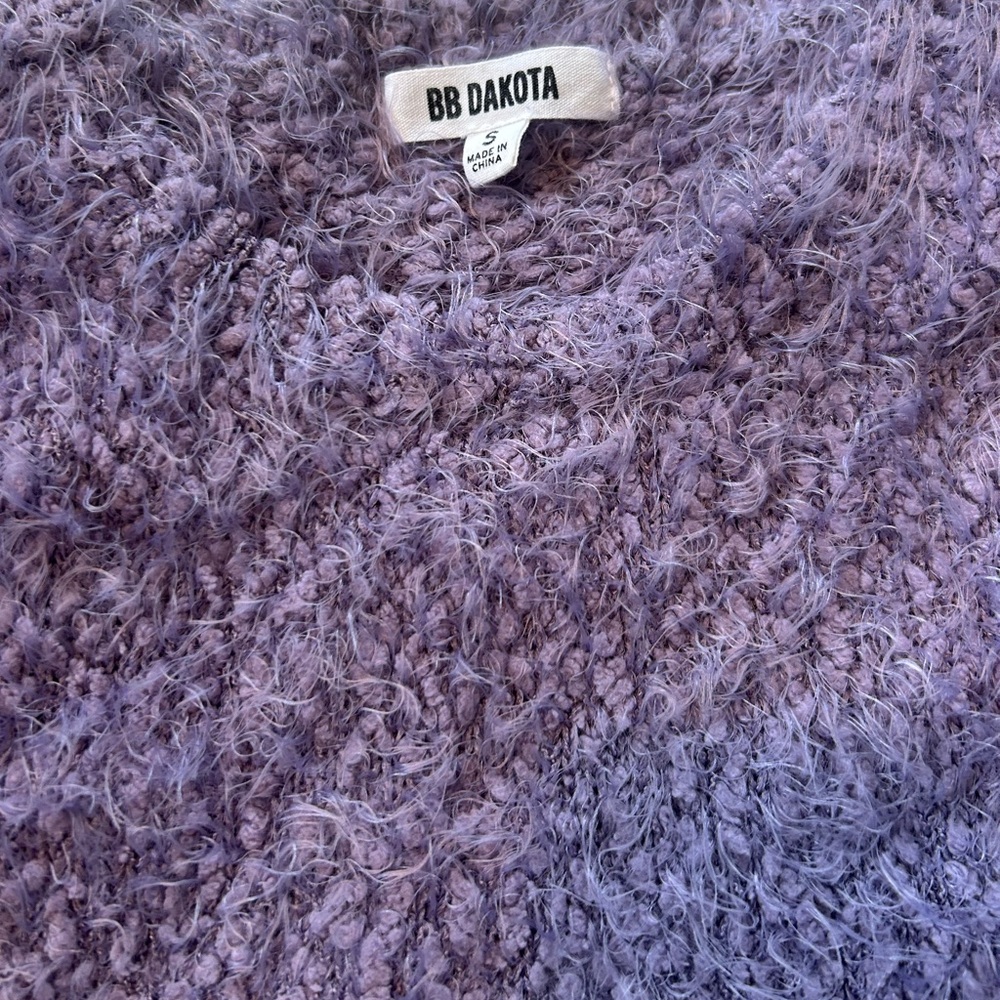 BB DAKOTA fuzzy lilac sweater - Picture 2 of 3